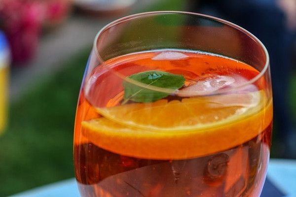 5 Prosecco Cocktails To Shake Up Your Cocktail Game