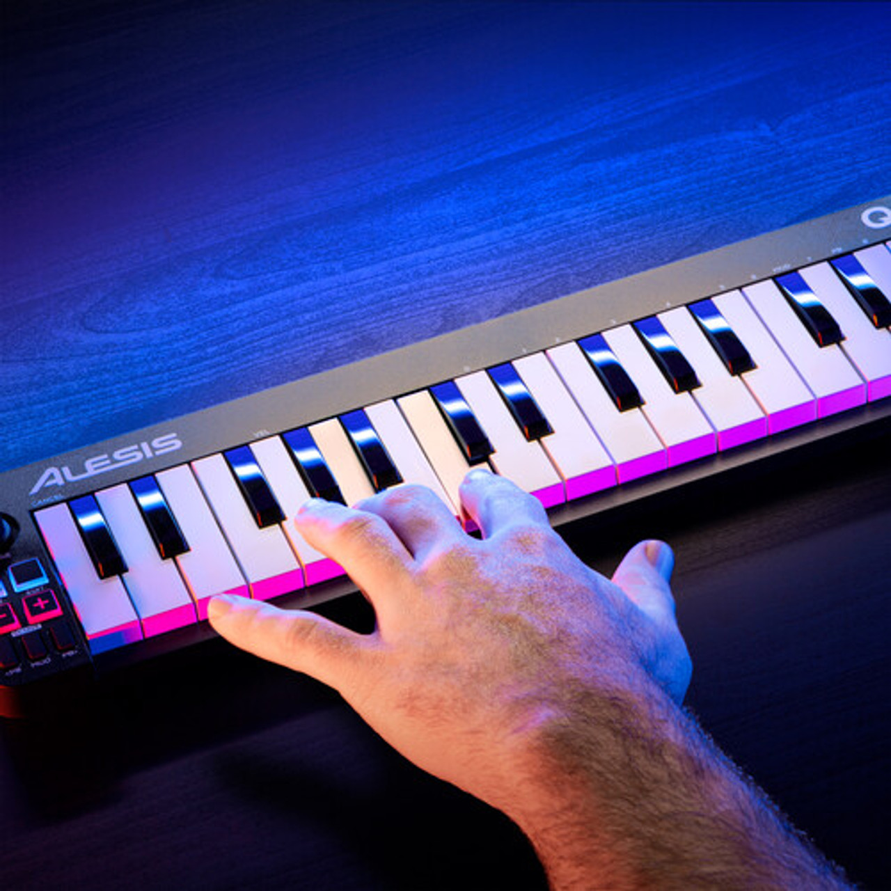 Alesis Qmini Compact 32-Key USB/MIDI Keyboard Controller