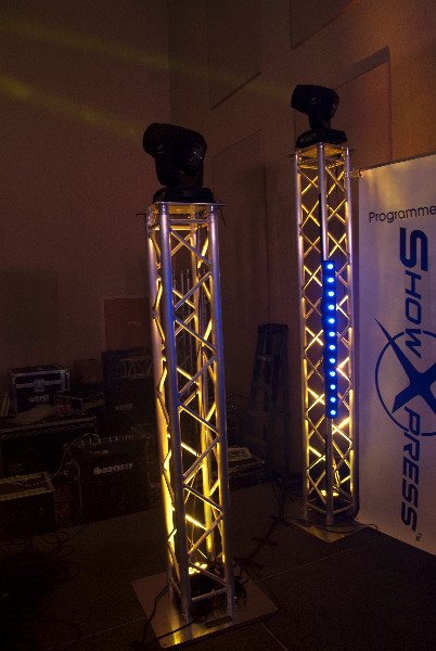 Trusst 290mm (12in) Truss, 2m (6.6ft) Overall Length (includes 1 set of connectors)