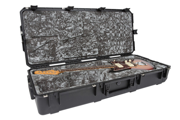 SKB 3i-4217-62 - iSeries Guitar Case, Jaguar/Jazzmaster Interior - TSA Latches, w/wheels