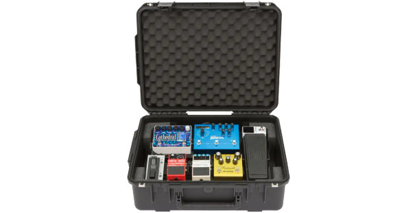SKB 3i-2015-7-PB Injection Molded, Non-powered Pedalboard with 3i-2015-7 case