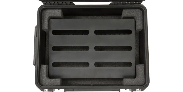 SKB 3i-2015-7-PB Injection Molded, Non-powered Pedalboard with 3i-2015-7 case
