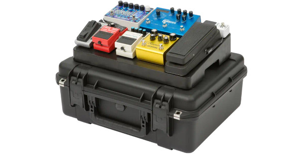 SKB 3i-2015-7-PB Injection Molded, Non-powered Pedalboard with 3i-2015-7 case