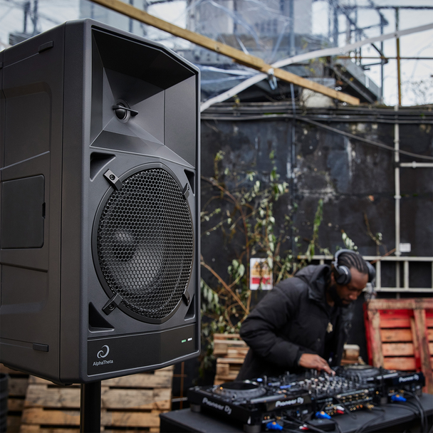 AlphaTheta WAVE-EIGHT Portable DJ Speaker 