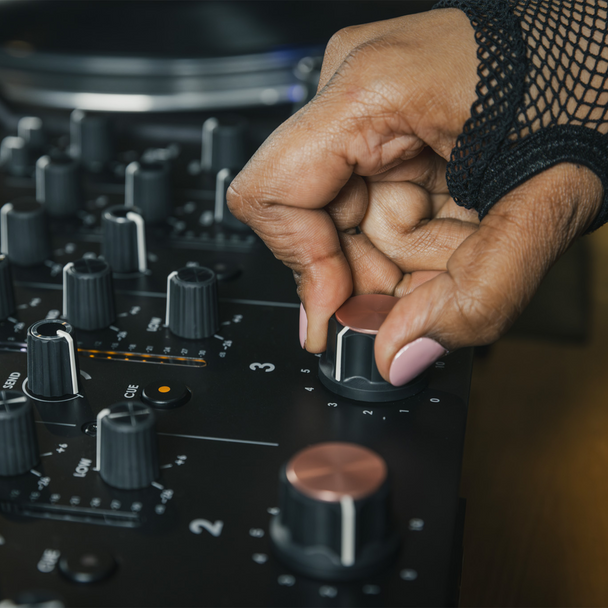  AlphaTheta Euphonia 4-Channel Rotary Mixer 