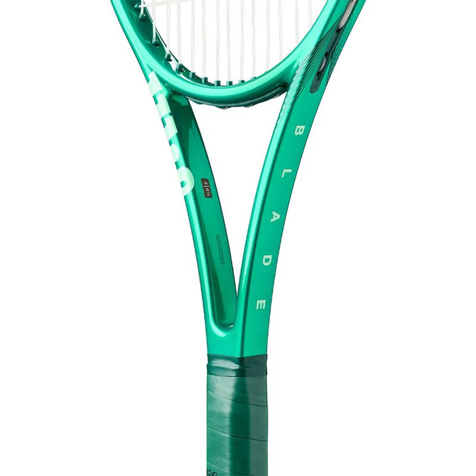 Wilson Blade Pro 98 (18x20) v10 Tennis Racquet
