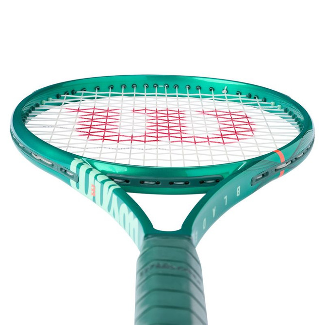Wilson Blade 98 (16x19) v10 Tennis Racquet