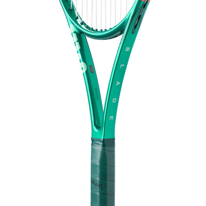 Wilson Blade 98 (16x19) v10 Tennis Racquet