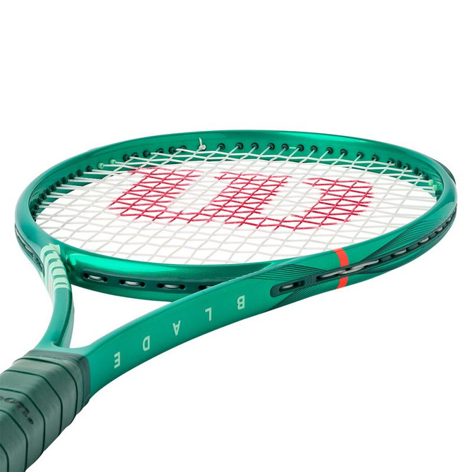 Wilson Blade 98 (18x20) v10 Tennis Racquet