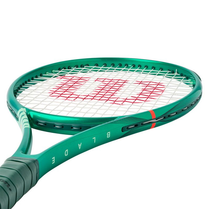 Wilson Blade Pro 100 v10 Tennis Racquet