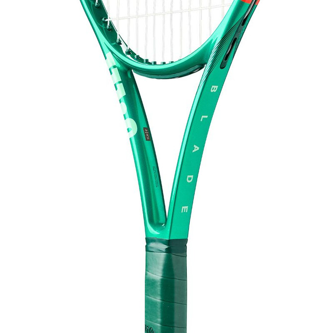 Wilson Blade 100 v10 Tennis Racquet