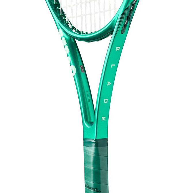 Wilson Blade 104 v10 Tennis Racquet