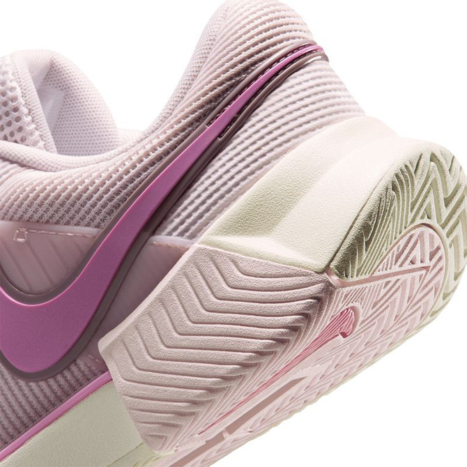 Nike GP Challenge 1.5 Premium Womens Tennis Shoe - Pearl Pink/Light Magenta/Pink Foam/Chalk