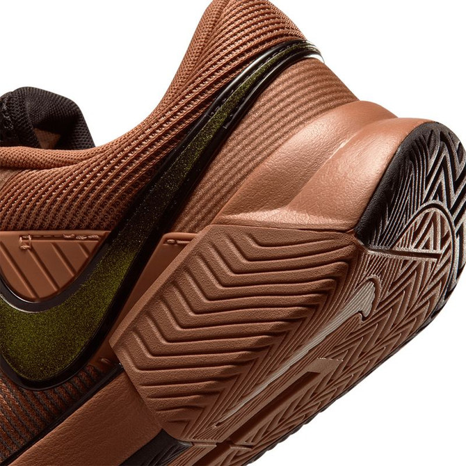 Nike GP Challenge 1.5 Osaka Womens Clay Tennis Shoe - Mineral Clay/Sail/Black/Metallic Gold