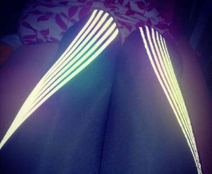 Women Fitness Yoga Pants Reflective Strip Laser Printed Night Running Leggings