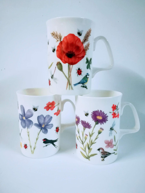 Set of 3 bone china mugs with hedge row flower decoration