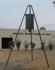 Hang’em High Winch Feeder w/ MK-8 Solar Control Unit Hang’em High Winch Feeder w/ MK-8 Solar Control Unit