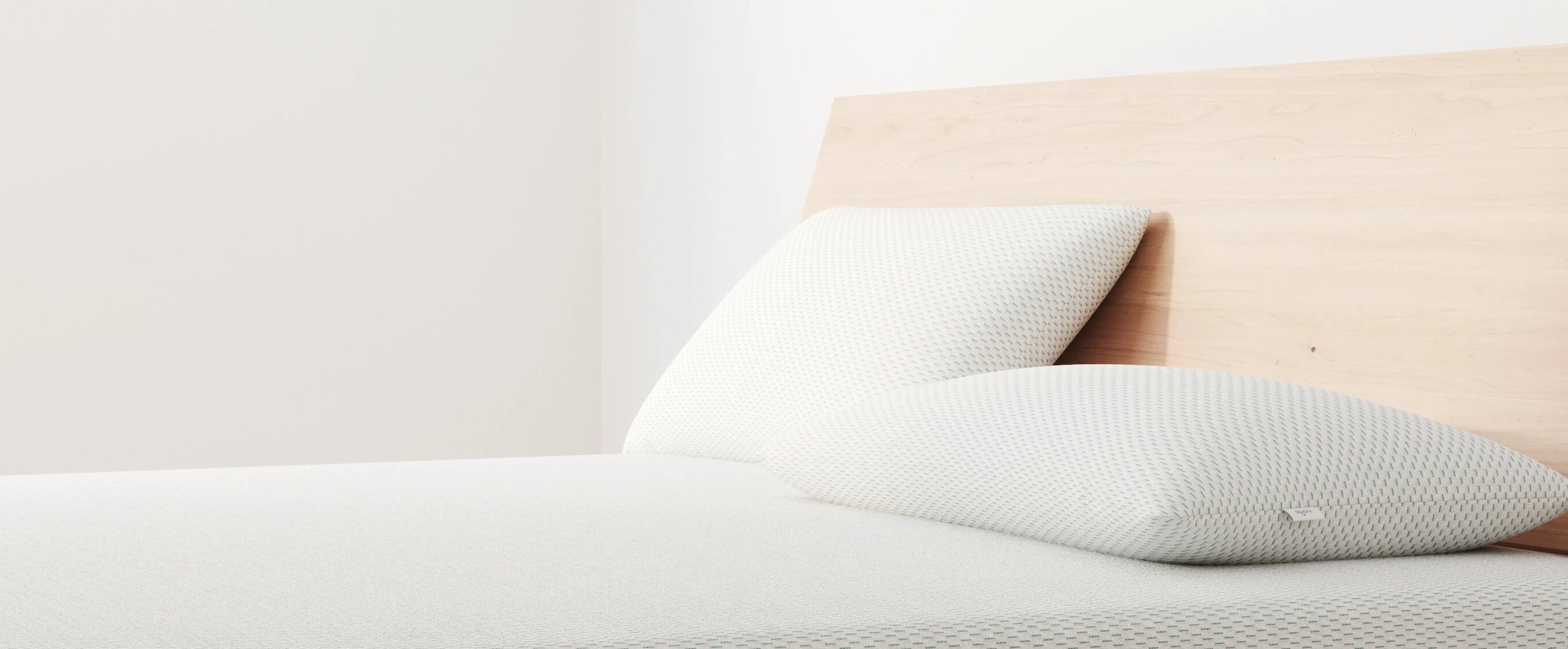 Vaya pillow bedside