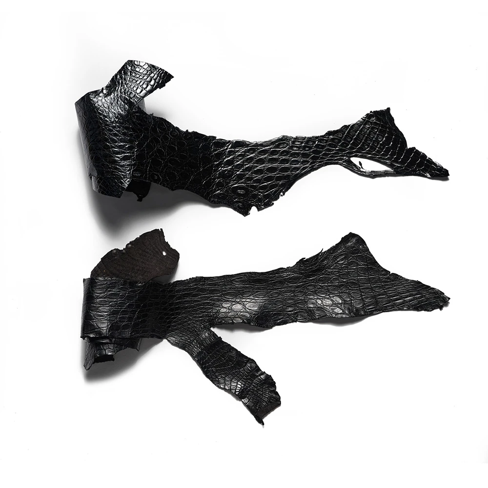 Caiman Yacare 'Crocodile Flank' Folded