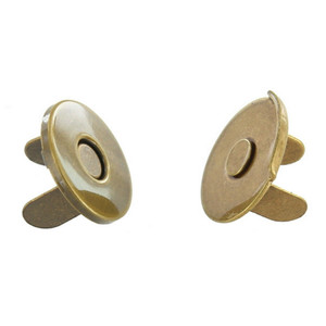 Round Magnetic Snap with Lip, Antique Brass
