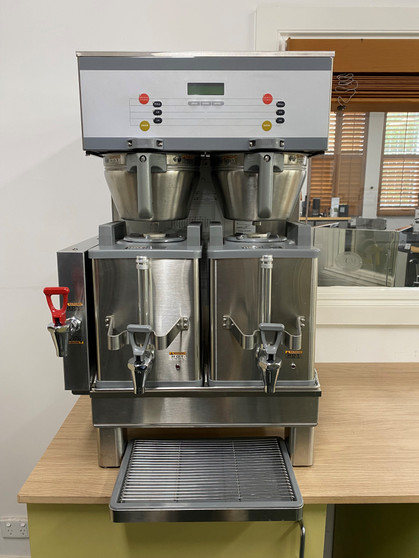 BUNN Dual SH DBC Commercial Filter Coffee Brewer – Dual Batch, Soft Heat Servers