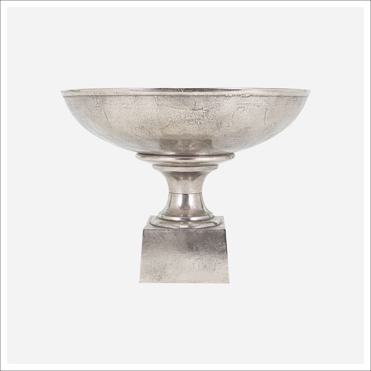 Reginald Centerpiece