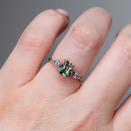 Kira - 0.95ct Radiant Australian Parti Green Sapphire Engagement Ring - [S813-KIRAR-NVST3044]