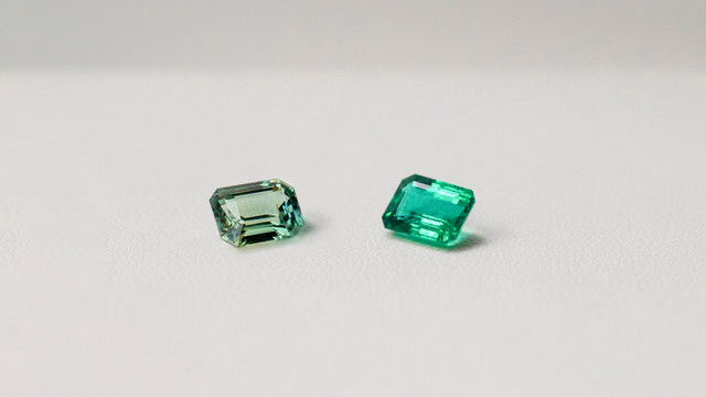 What's the difference between Emerald vs Green Sapphire?