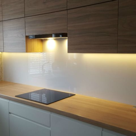 Customer Stories - White Acrylic Kitchen Splashbacks - The Plastic People