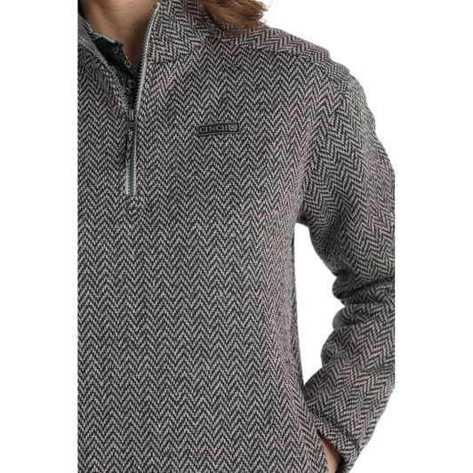 Cinch women pullover