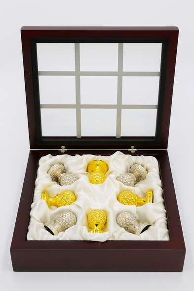 Large Silver Plate & Gold Plate Golf Ball Tic Tac Toe Game. SKU #: KMJA117.