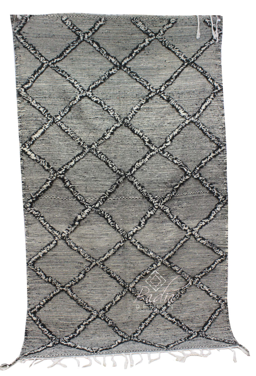 Moroccan Handmade Berber Rug - R876