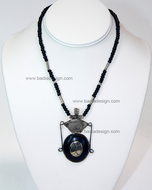 Moroccan Black Pendant Necklace with Silver Metal Design - J045