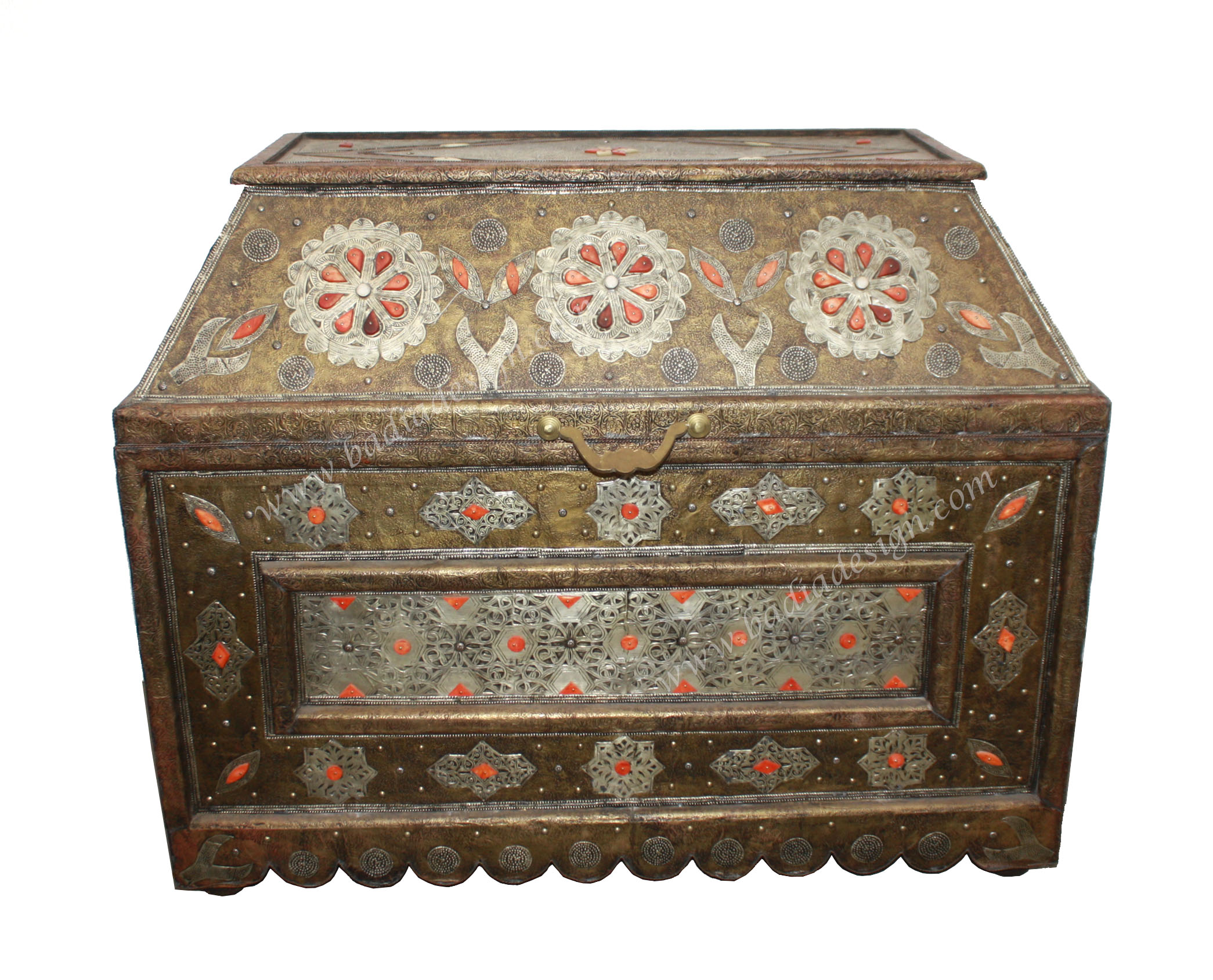 moroccan-metal-storage-trunk-mb-t008-1.jpg