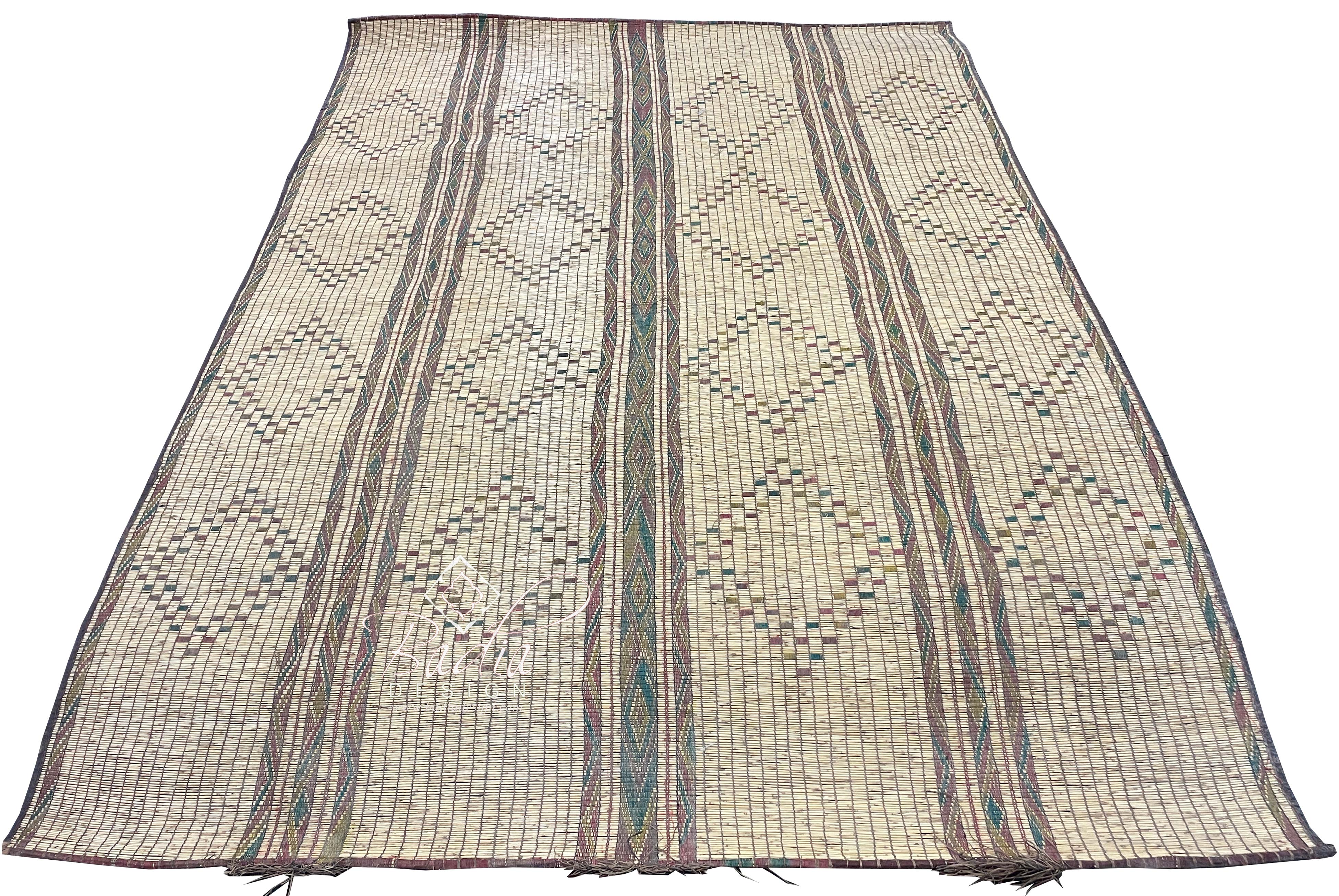 traditional-handwoven-berber-straw-rug-r977.jpg