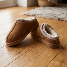 Embroidered sheepskin slippers 