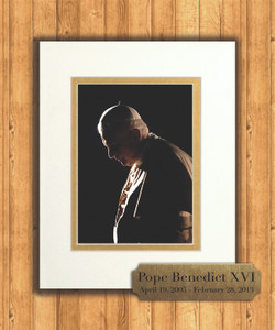 Pope Benedict in Prayer 8x10 Matted Print with Commemorative Plate Pope Benedict in Prayer 8x10 Matted Print with Commemorative Plate