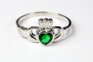 Sterling Silver Claddagh Ring with Emerald Stone Sterling Silver Claddagh Ring with Emerald Stone