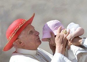 Pope Benedict XVI Kissing an Infant Dozen Postcards Pope Benedict XVI Kissing an Infant Dozen Postcards