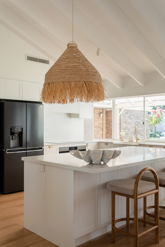 A Coastal Kitchen Reborn: Michelle’s Sorrento Renovation