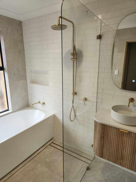 Terrence - Fluted Corner Freestanding Bath 1700mm (Left or Right Hand) 