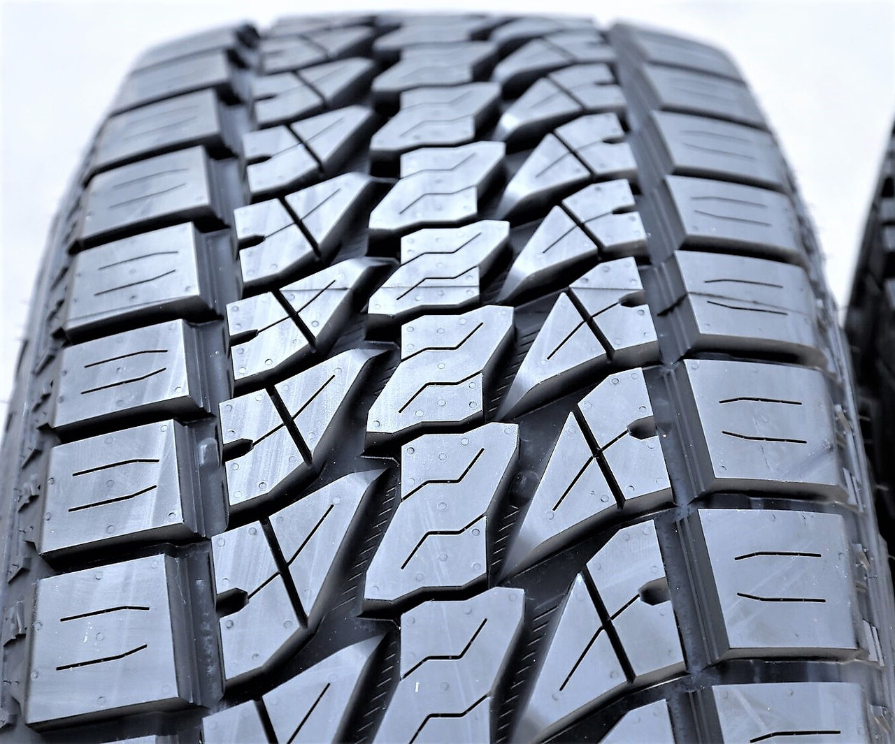 Leao Lion Sport A/T LT 305/70R17 121/118S E (10 Ply) AT All Terrain Tire