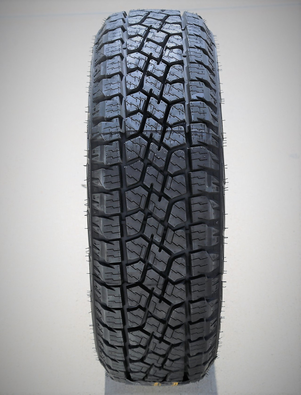 Farroad FRD86 215/70R16 100T AT A/T All Terrain Tire