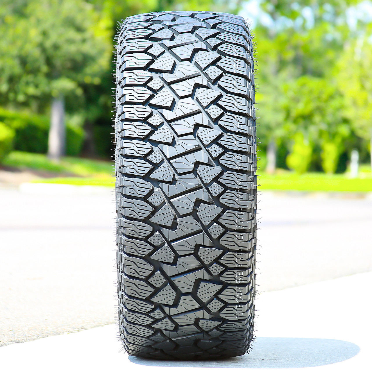 285/65R18 125/122S E (10 Ply) (RWL) - Gladiator X Comp A/T All-Terrain Tire