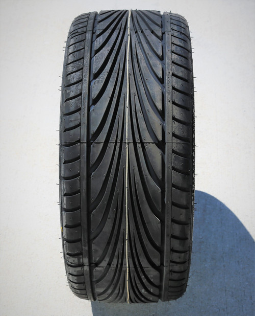 Accelera Sigma 215/35R18 ZR 84W XL