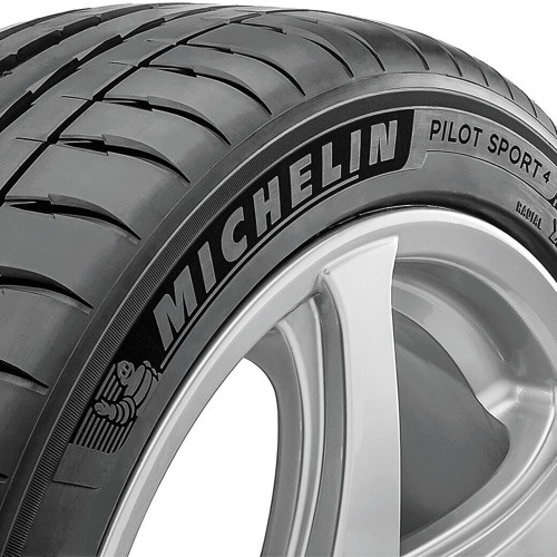 Michelin Pilot Sport 4 215/40R18 85Y