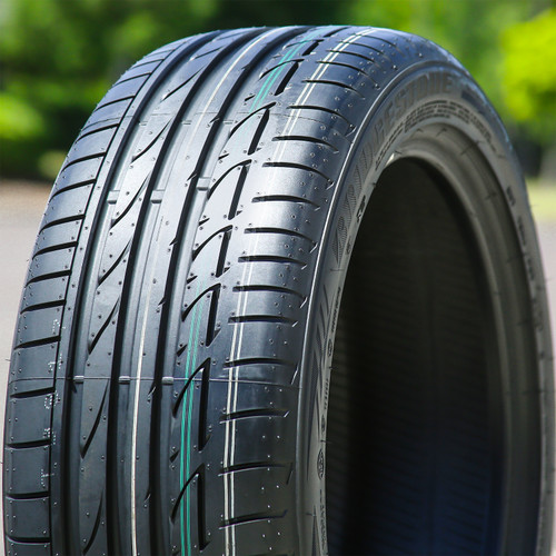 Bridgestone Potenza S001 RFT (AR) 255/35R19 92Y