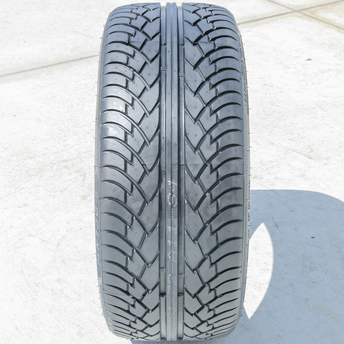Dcenti D9000 305/30R26 ZR 109W XL