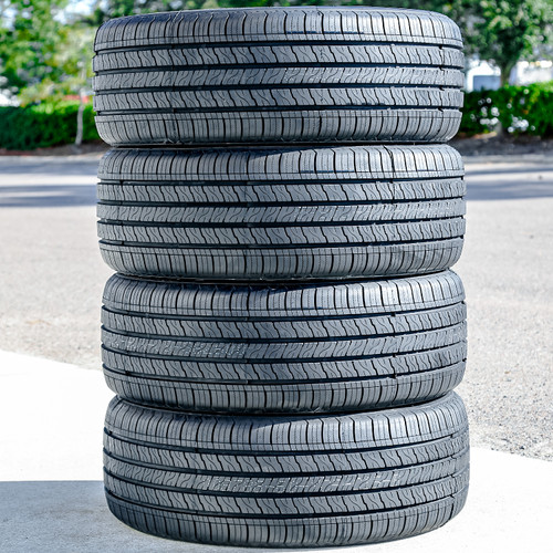 あじさい　50点 Tire Arisun Aresta A/T ZG06 LT 33X12.50R20 Load F 12 Ply AT