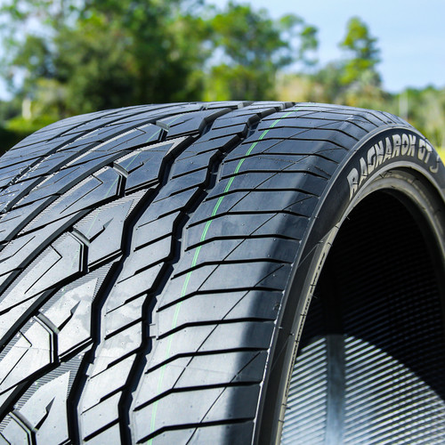 Venom Power Ragnarok GTS 275/25R22 ZR 93Y XL